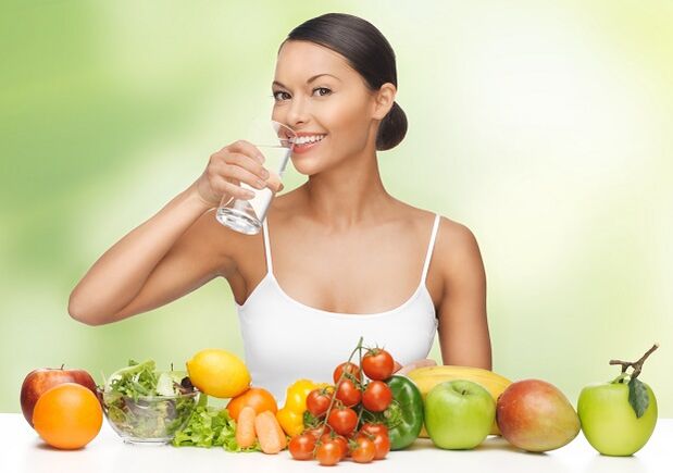 The principle of the water diet is to adhere to the diet, along with the use of healthy foods. 